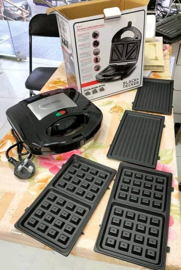 ماكينة صنع السندوتشات والوافل والشواء 3 في 1 من بلاك آند ديكر. - الصورة 4